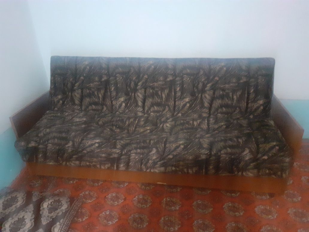 Кадимги б/у диван сотилади