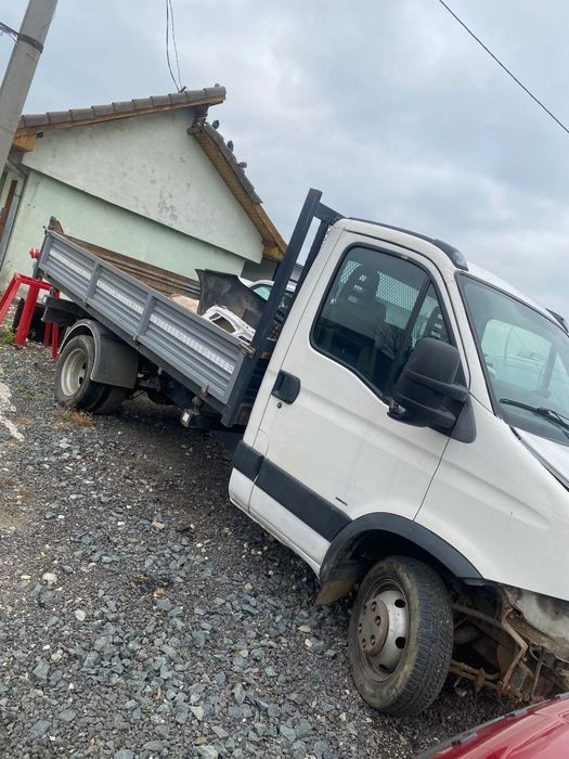 Vând camioneta iveco