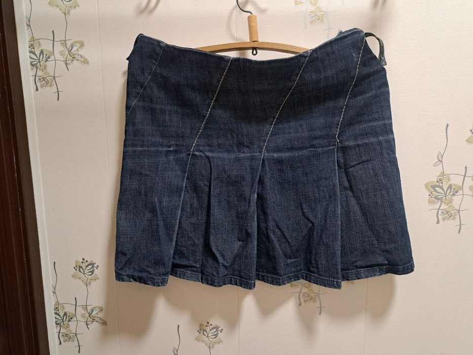 Женские тёплые вещи
Свитера по 75000 за каждую
Водолазка 55000
Юбка