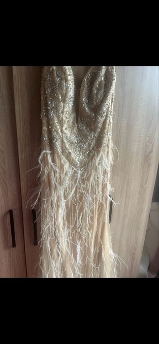 Дълга рокля.