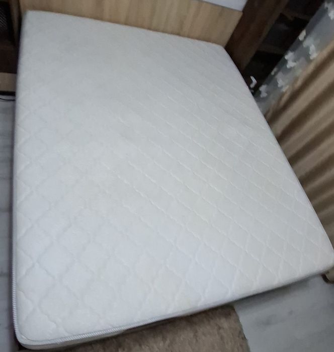 Donez canapea extensibila și saltea 160*200 cm