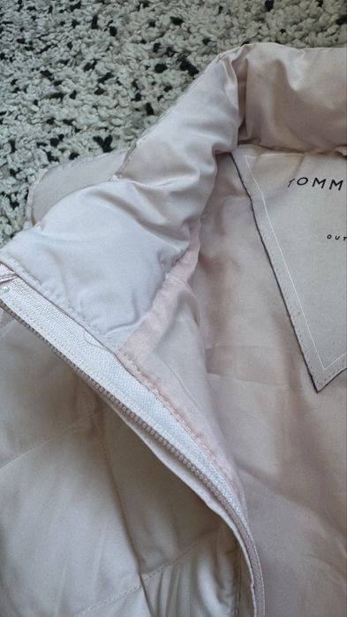 Нов дамски пухен елек Tommy Hilfiger размер 2XL