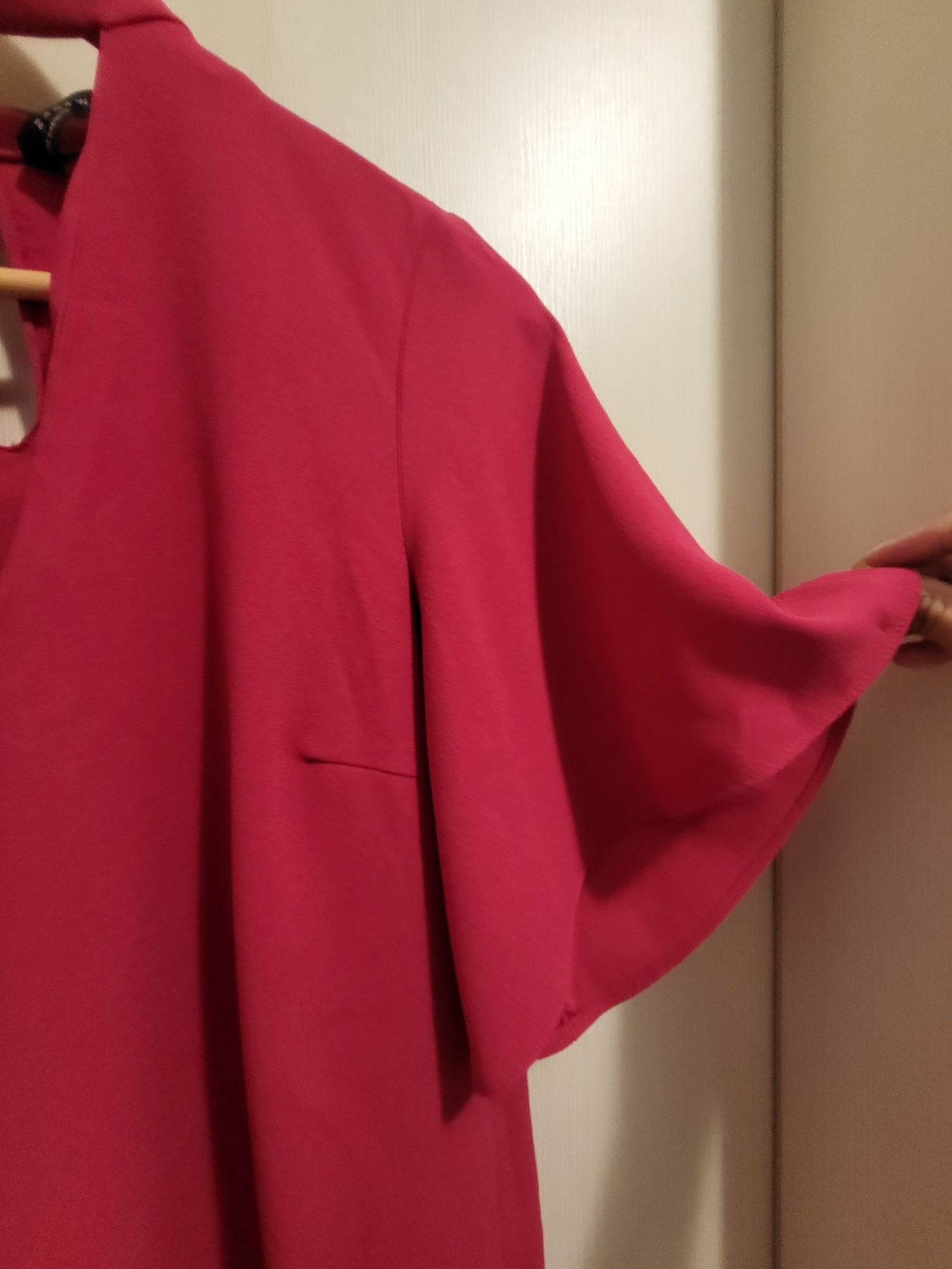 Цикламена блуза ZARA с ефектно закопчаване през врата