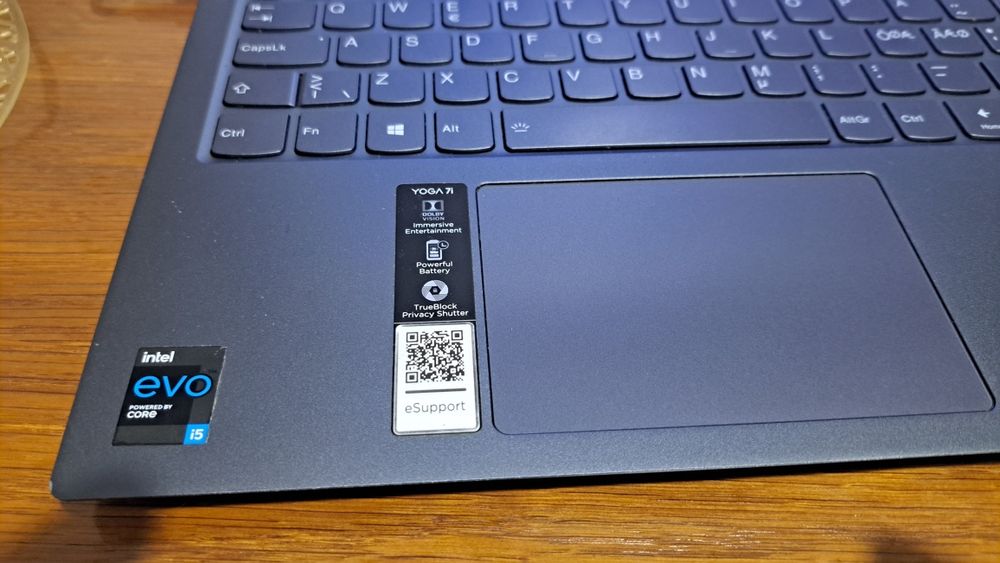 Vînd laptop Lenovo Yoga 7i