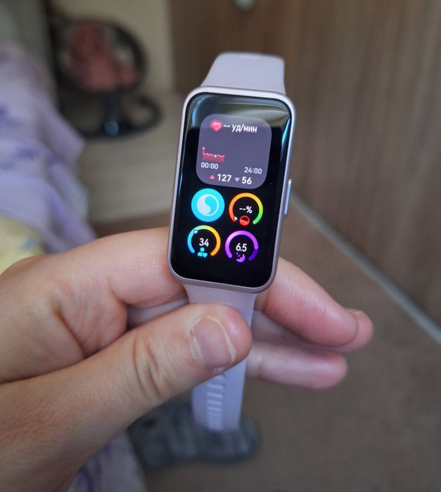 Смарт гривна Huawei Mi Band 10 в гаранция.