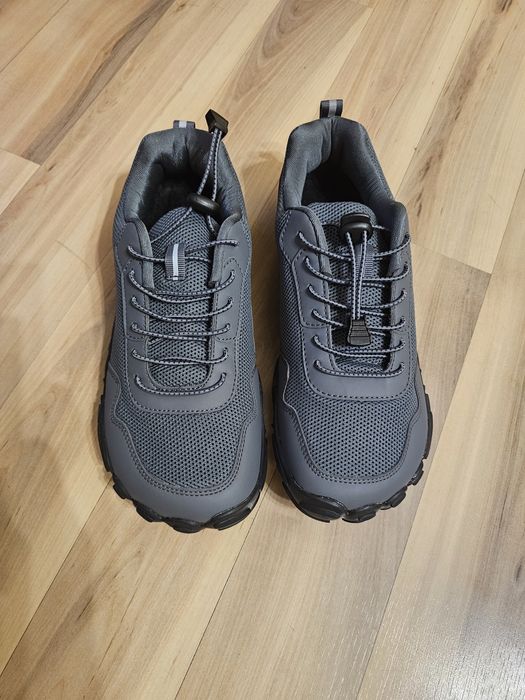 Мужские кроссовки 41 , 39 размера