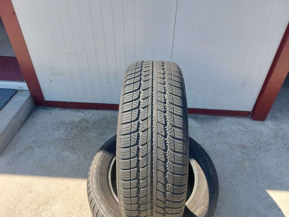 125 lei bucata! Doua anvelope M+S 215 60 17 Keter