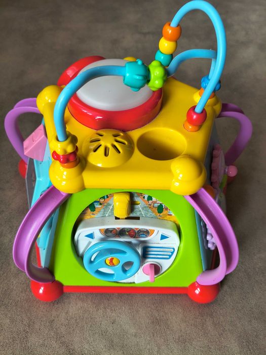 Дървени играчки и музикален куб Hoodle pyramid