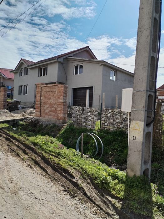 Persoana fizică vând casă  în Hidișelu de Jos