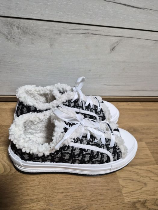 Дамски сникърси на различни марки