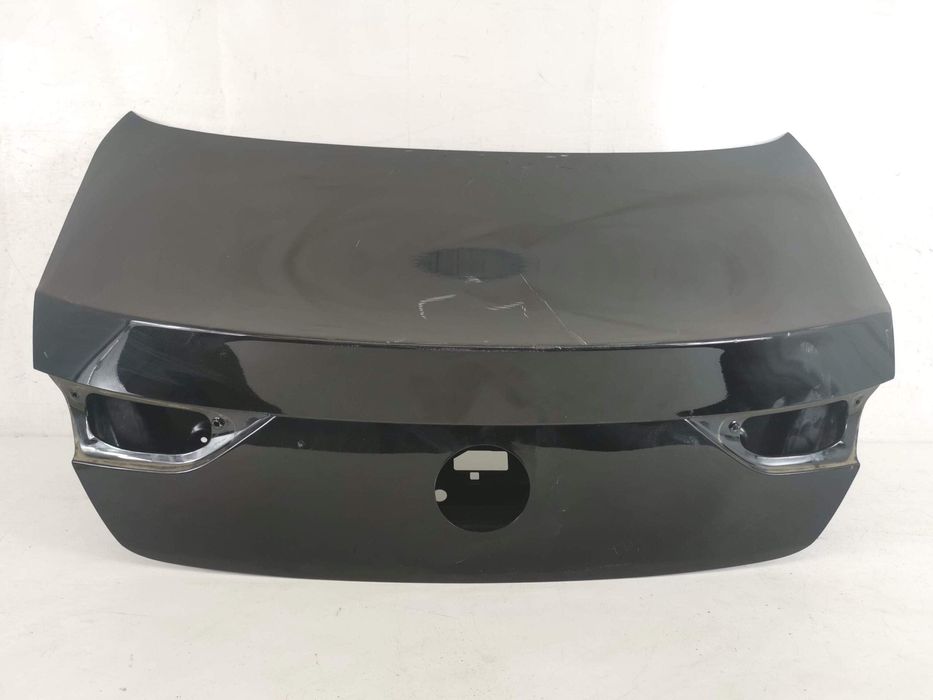 Задна врата Капак на багажник Мерцедес-Бенц ЦЛА-Клас / Mercedes-Benz C