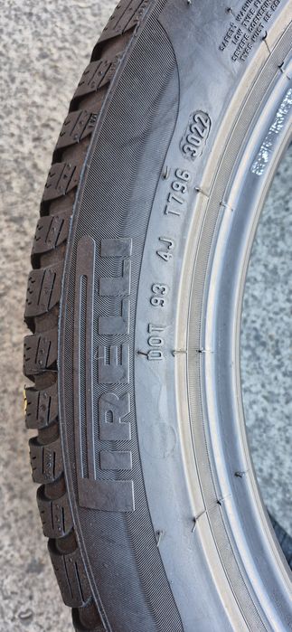 4 anvelope iarna runflat ca si noi Pirelli 245/45/18,dot 2022.Pret/buc