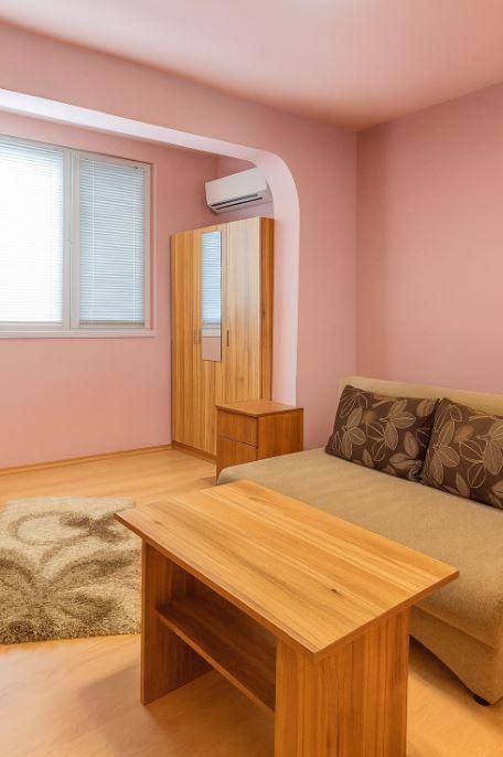 Двустаен апартамент в района на Възраждане!