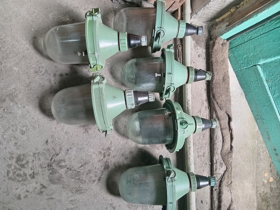 Продам светильники НСП 11-200