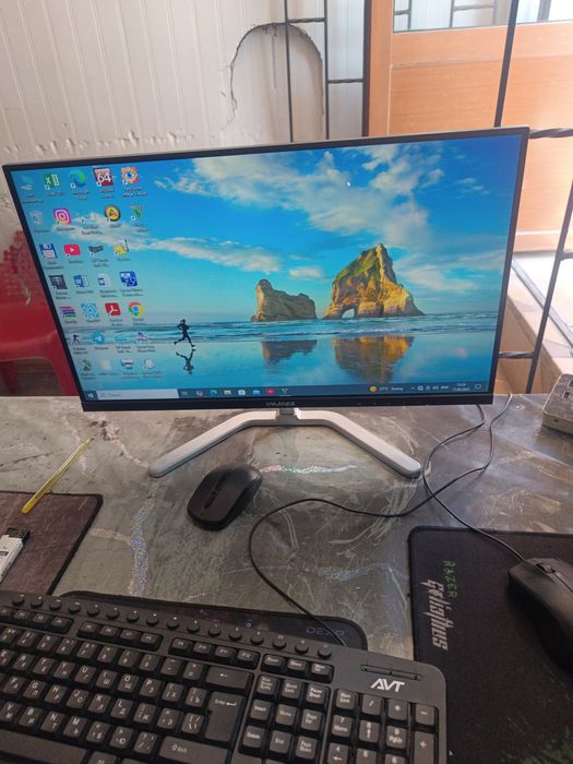 Manitor 22Li bezramka