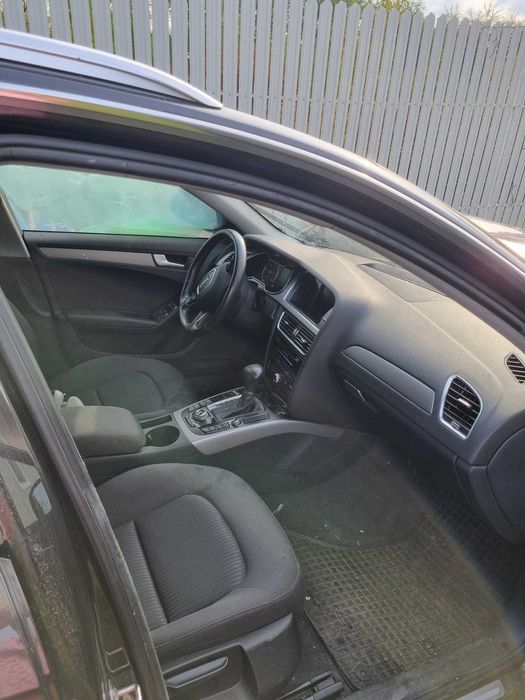 Auto AUDI A4 B8 avariat