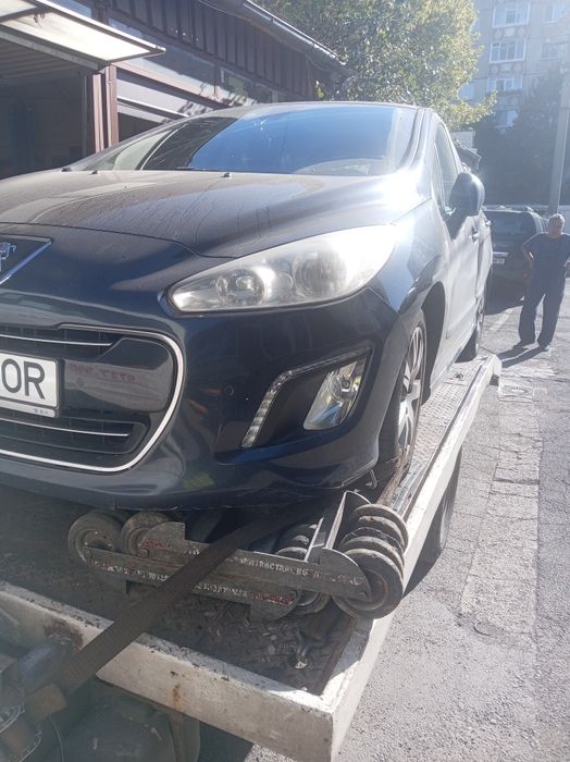 Platforma Tractări auto, București, România ti și Tara