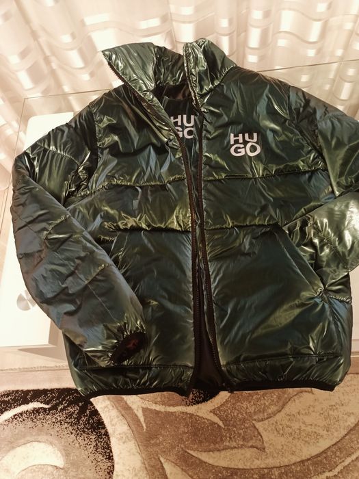 Geaca pentru barbati Boss redusă 250