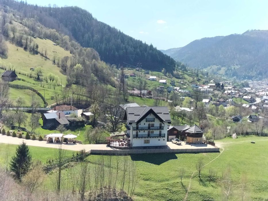 Pensiune de închiriat