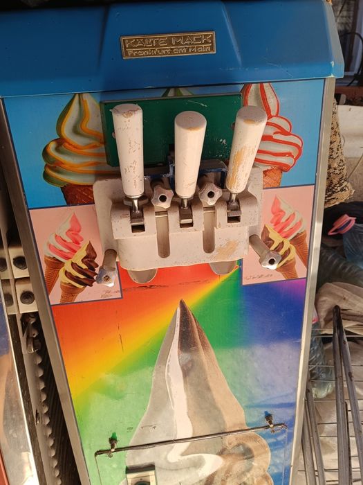 Vând dozatoare de înghețată