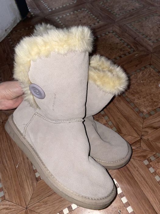 Угги теплые натуралка 2000 р 36-37