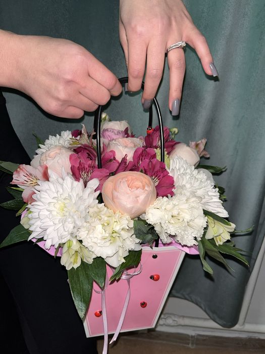 Продается цветы только что взяли