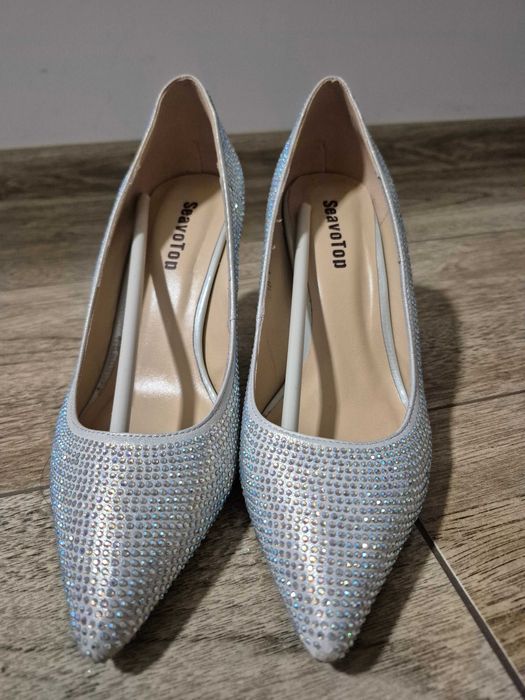 Pantofi ocazie, marimea 37, purtati o data, 175 lei, Coresi Brasov