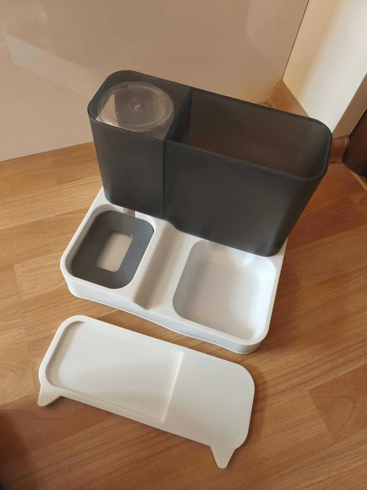 Автоматична хранилка, диспенсър за вода и храна за кучета и котки
