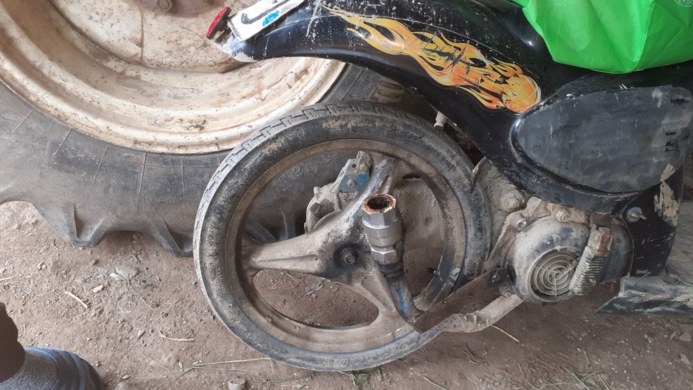 Vand scuter aprilia 80 cc Urgent