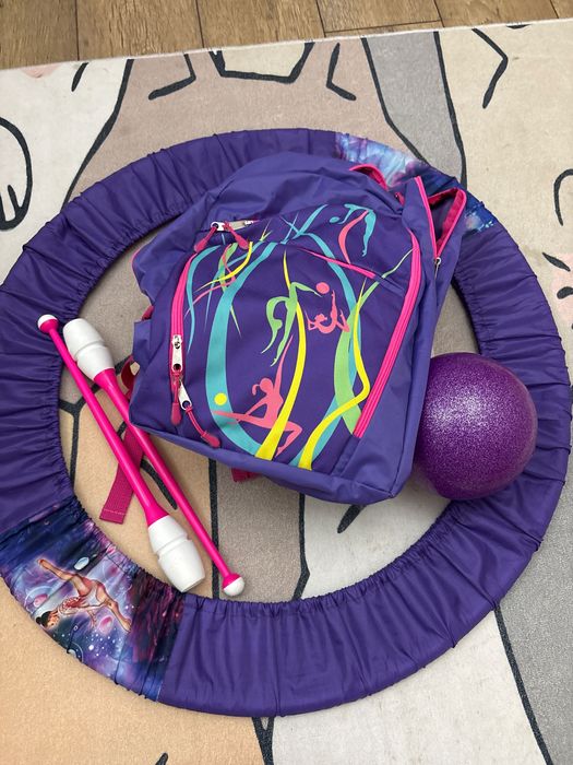 Продам рюкзак, булавы, мяч, обруч 75 см,