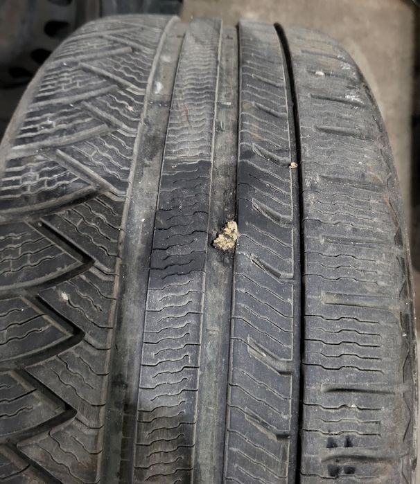 2 Зимни гуми Michelin 235/45/17-60 лева