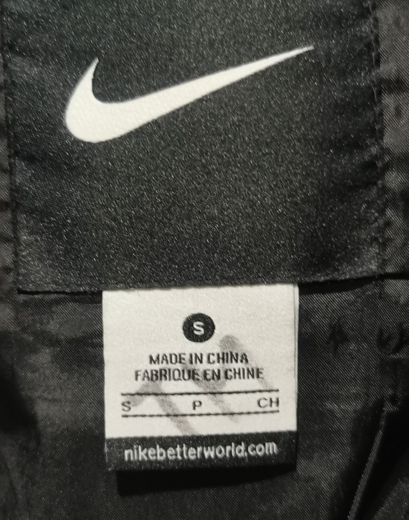 Яке Nike Storm-fit размер S