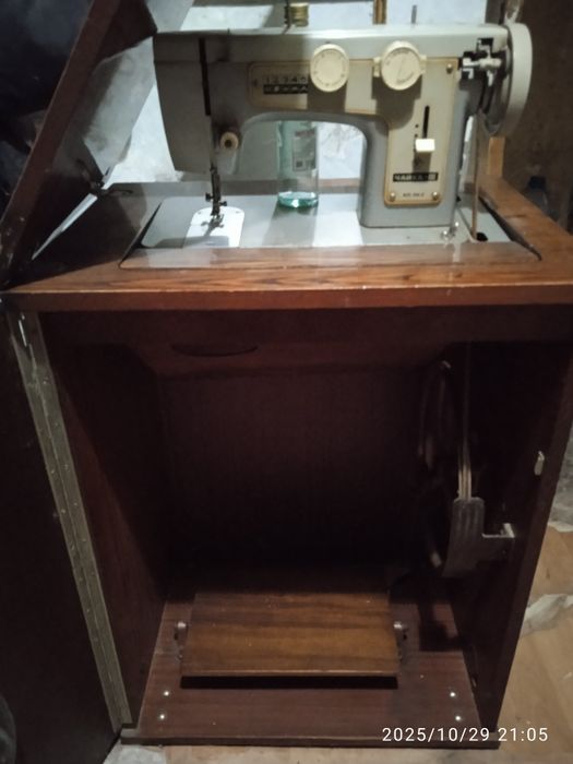 Продаю швейная машинка