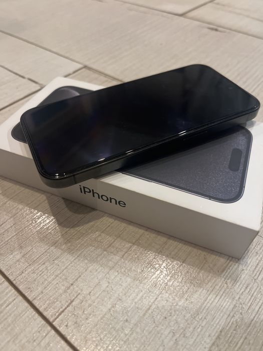 Продавам Iphone 15, 128 Gb