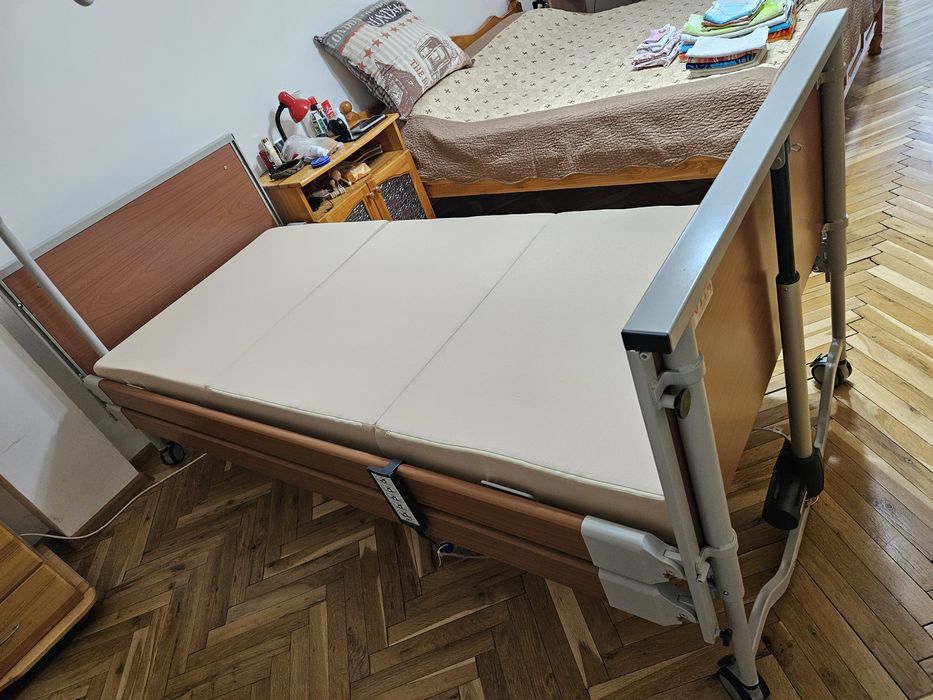 Електрическо болнично легло
