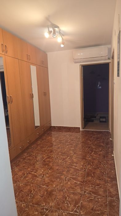 Vand apartament 3 camere, decomandat, Vlaicu Lebada