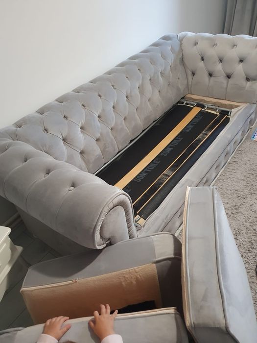 Canapea chesterfield