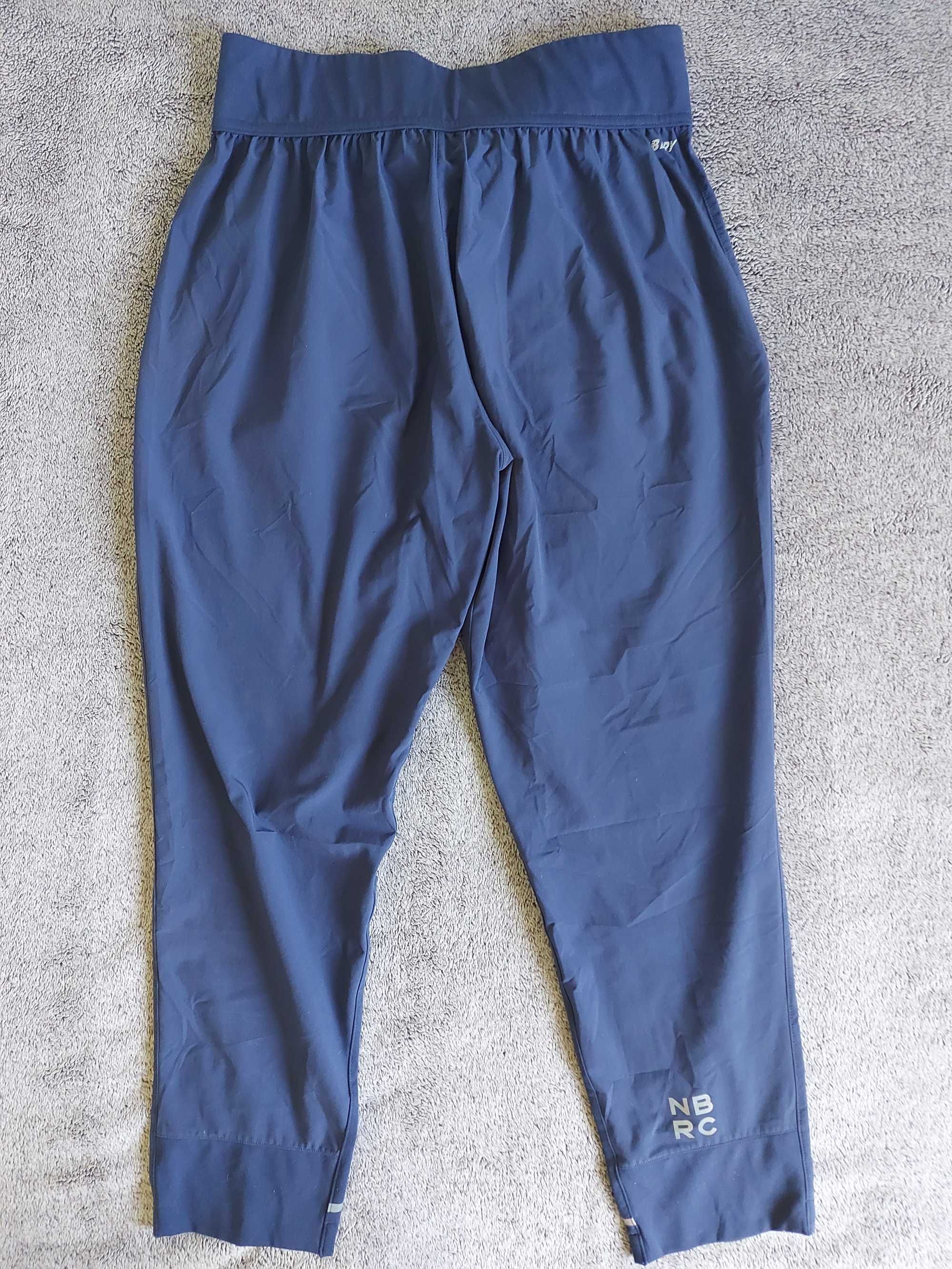 Дамски панталони New Balance RC W's Joggers- S размер