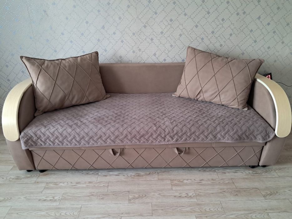 Продам диван в хорошем состоянии
