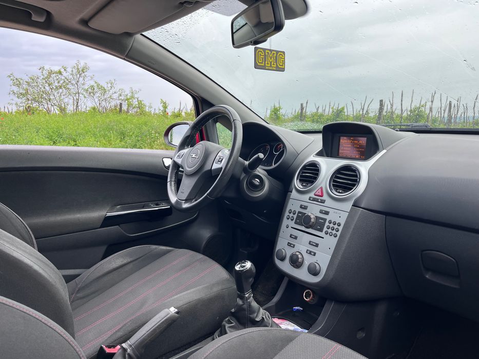 Vând Opel Corsa D!
