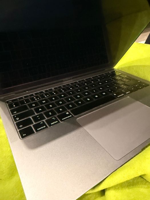 MacBook Air 13” (2019, A1932) – 8GB RAM, 512GB SSD