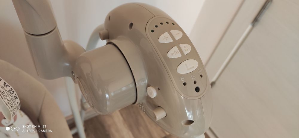 LORELLI CLASSIC Електрическа люлка-шезлонг 2в1 TANGO BEIGE С МЕЧЕТА