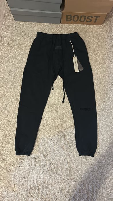 pantaloni essentiasl black