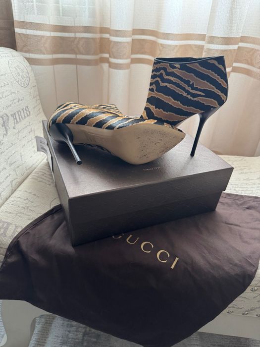 Pret redusss!!!Botine Gucci, piele ponei 1190 ron, purtare unica