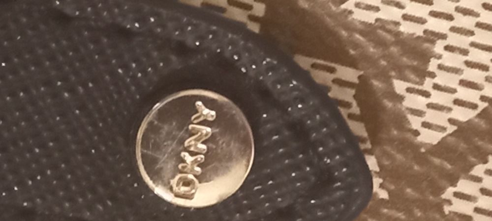 Geanta DKNY crossbody pentru telefon