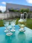 Set vintage sticlărie – carafă + 4 pahare, decor auriu