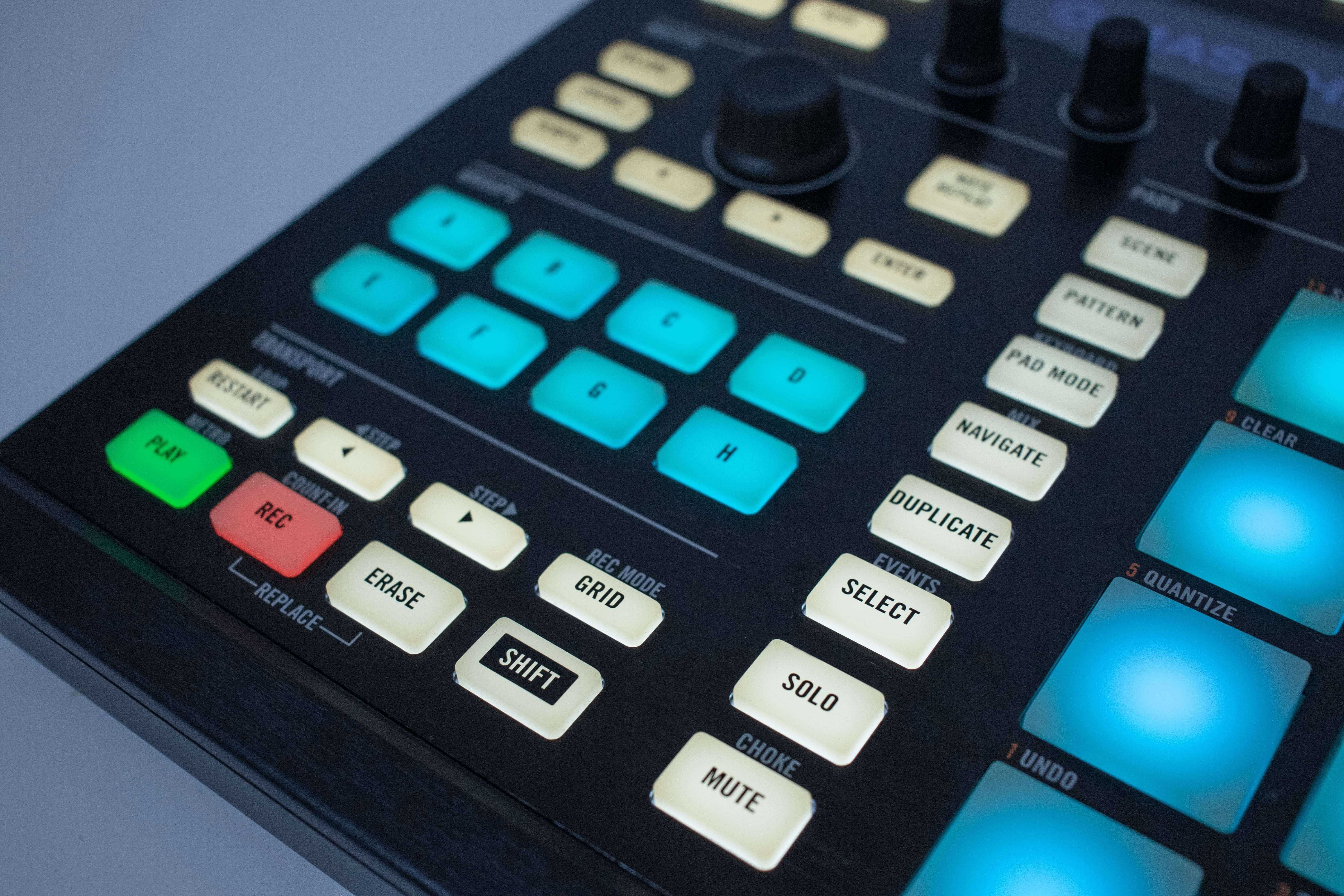 Native Instruments Maschine MK2