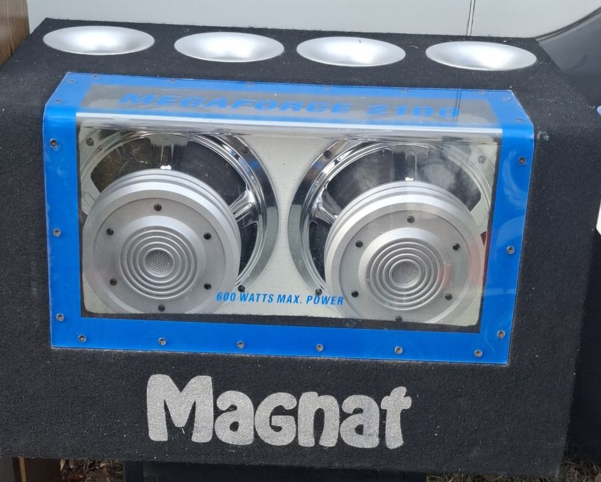 Бас каса MAGNAT 2100