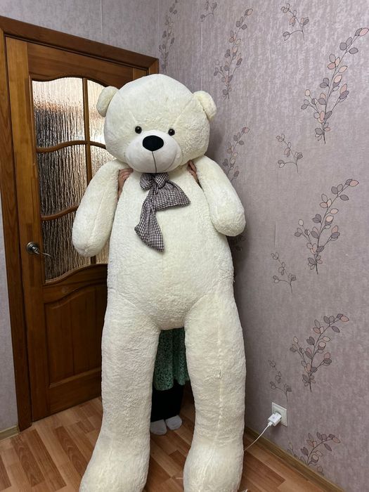 Двухметровый мишка