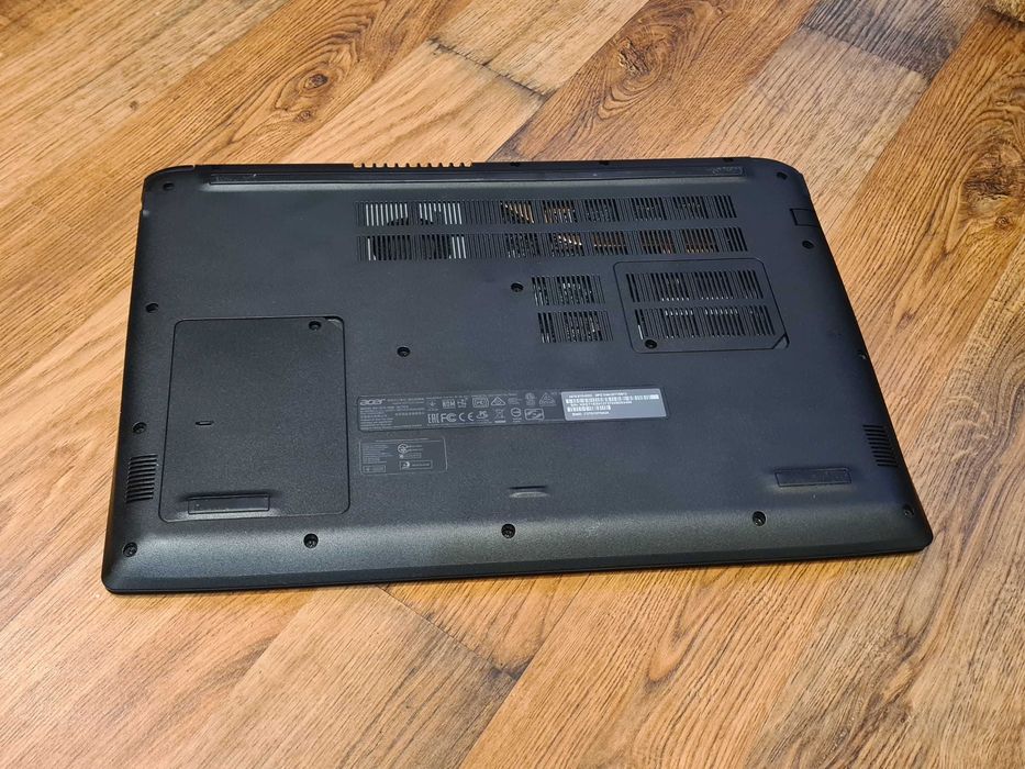 Лаптоп Acer Aspire 5 i7 8550 8 RAM SSD+HDD NVIDIA GeForce MX150 2 GB